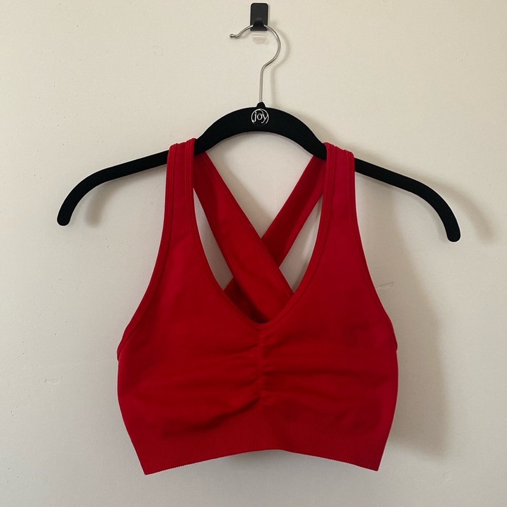 Alphalete Amplify Sports Bra - Formula Red (S)